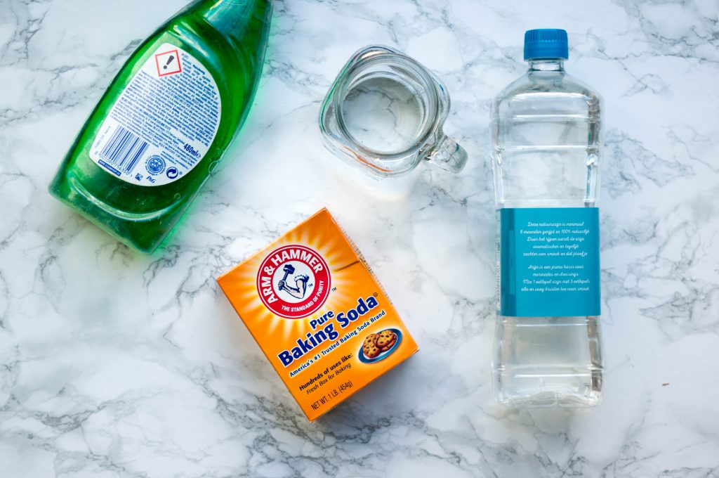 Benodigdheden Mini Vulkaan met 4 ingrediënten | Babies Kitchen