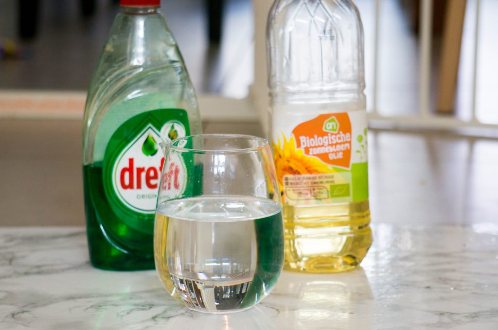 Benodigdheden Experiment Water en Olie  | Babies Kitchen