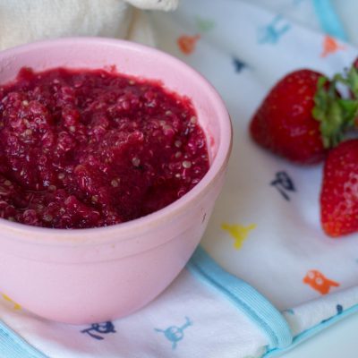 Quinoa met Bieten en Aardbei babyvoeding