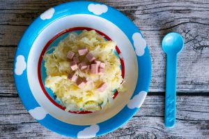 zuurkoolstamppot met geabkken rookworst