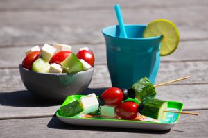 Griekse salade stokje voor bij de barbecue