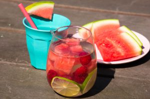 watermeloen, framboos en limoen fruitwater