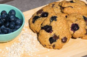 Blauwe bes havermoutkoekjes
