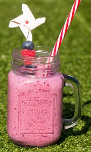 berry milkshake zonder ijs (no ice cream berry milkshake)