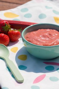 Rabarber en Aardbeien Fruithap | Babies Kitchen Fruithapje