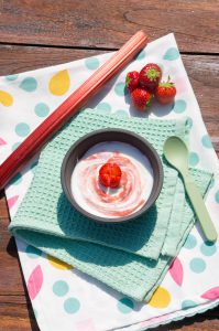 yoghurt met rabarber compot | Babies Kitchen kinderrecept