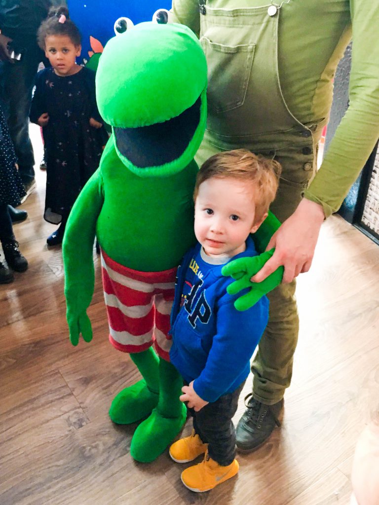 Kikker en de Vallende Ster na de show | Babies Kitchen 
