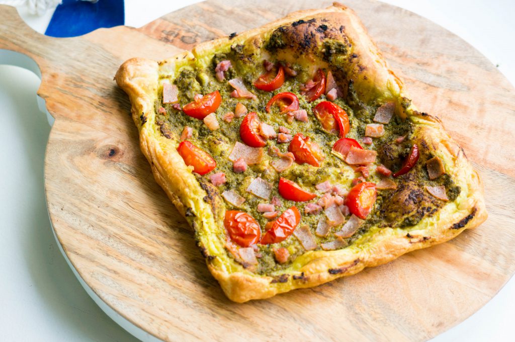 pesto tomaat flammkuchen recept | Babies Kitchen