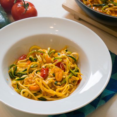 Courgette pasta met pesto en mozzarella recept | Babies Kitchen