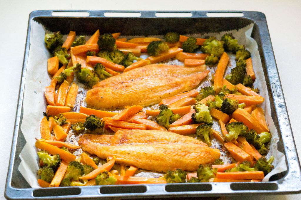 Tilapia met Zoete Aardappel en Broccoli Plaat | Babies Kitchen