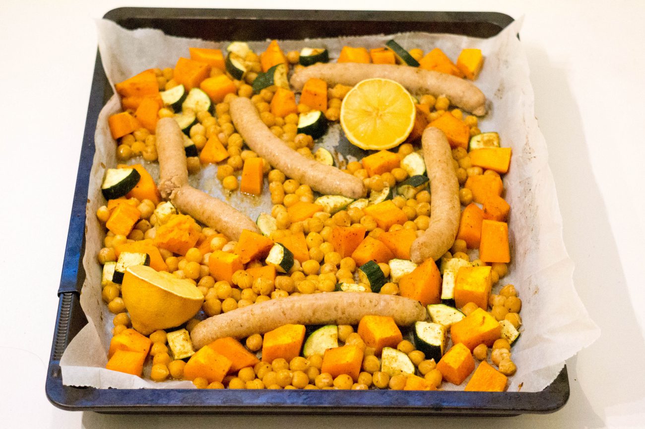 Marokkaanse Traybake met worstjes