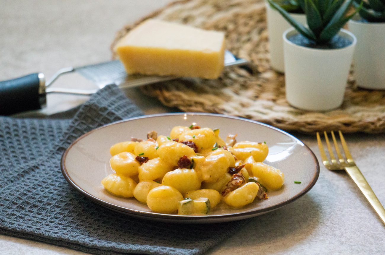 Gnocchi met Zongedroogde Tomaat en Courgette