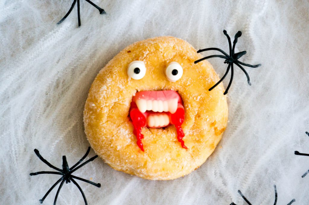 Halloween Traktatie Dracula Donut - Kidshoekje.nl