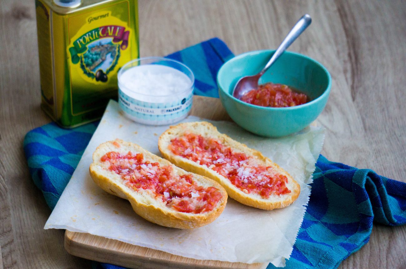 Pan con Tomate