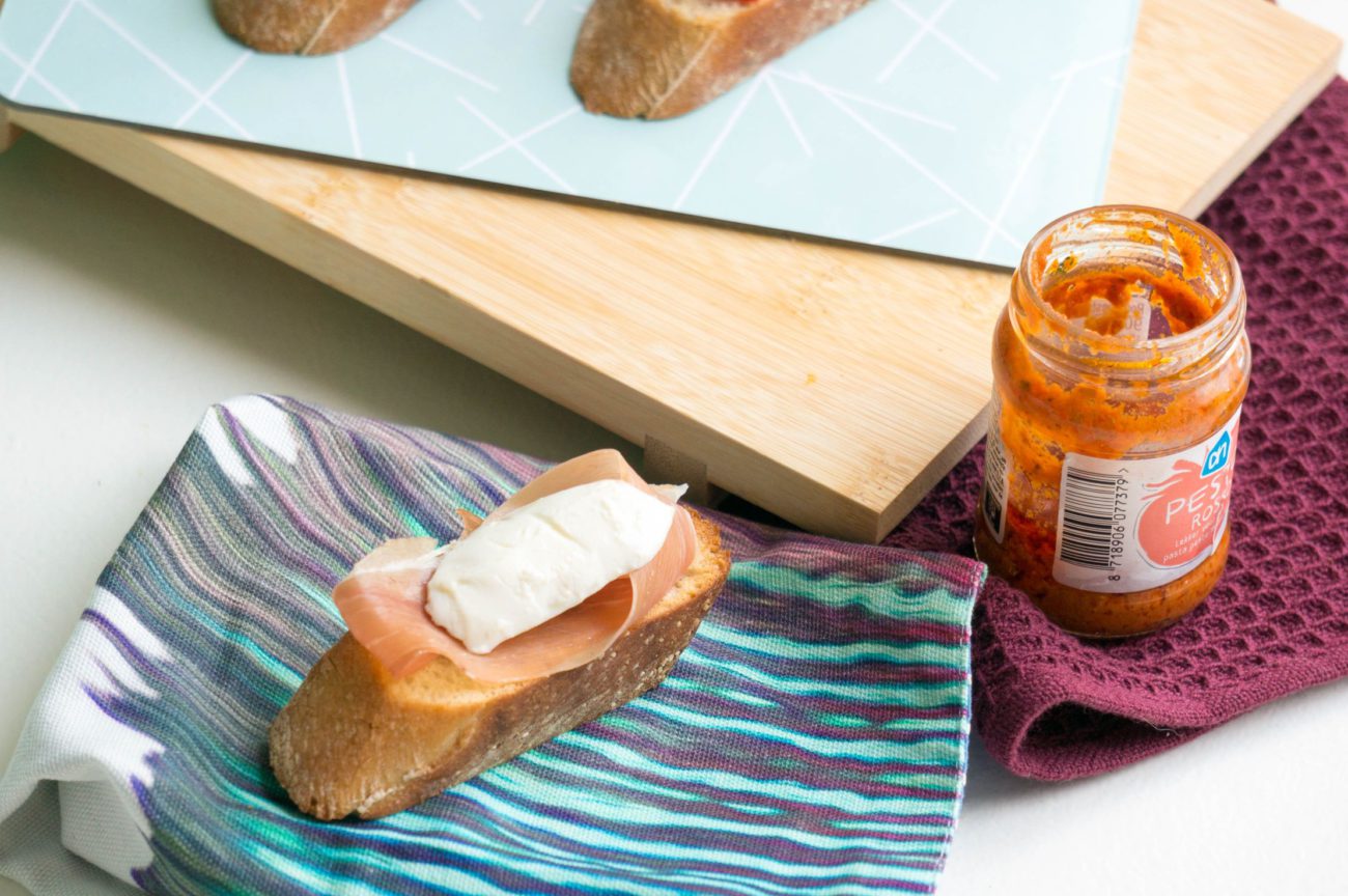 Mozzarella met Prosciutto Bruschetta
