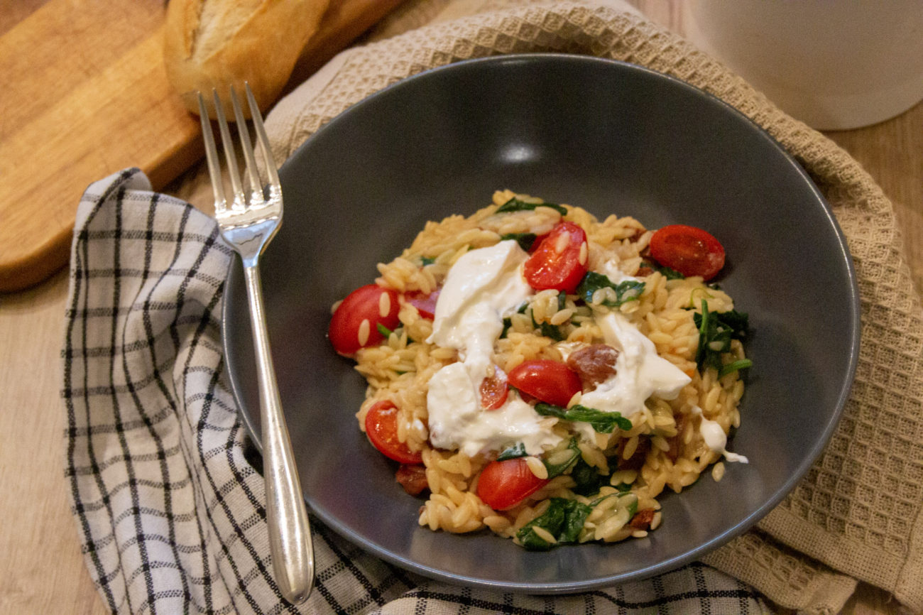 Orzo met Burrata en Zongedroogde Tomaten