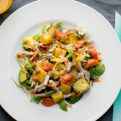 Mango Kip Salade met Cashewnoten Dressing - Kidshoekje.nl