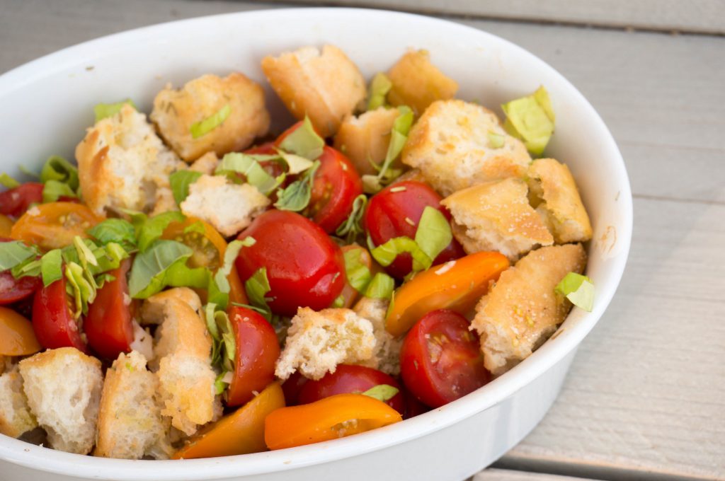 Kerstomaten Broodsalade (Panzanella)