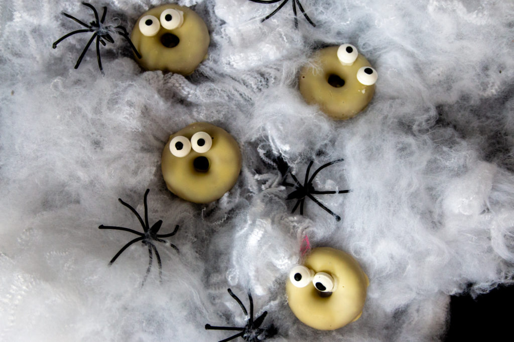 Halloween Spookachtige Donut Koekjes Traktatie - Kidshoekje.nl