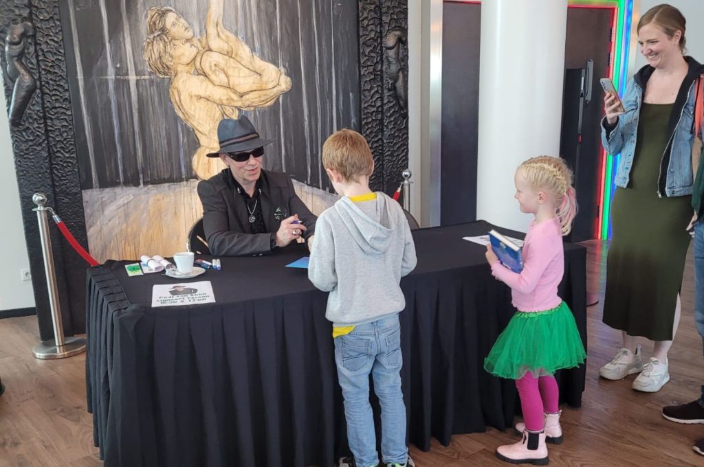 Paul van Loon Handtekening - Kidshoekje.nl