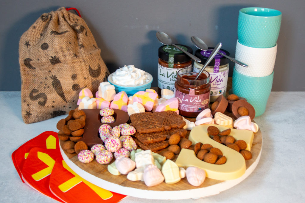 Warme Chocolade Charcuterie Board met Sinterklaas- Kidshoekje.nl