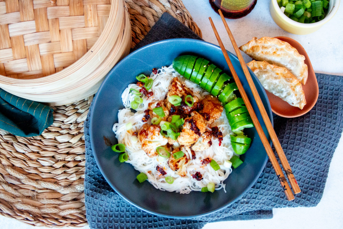 Hoisin Bloemkool met Kokos Noedels