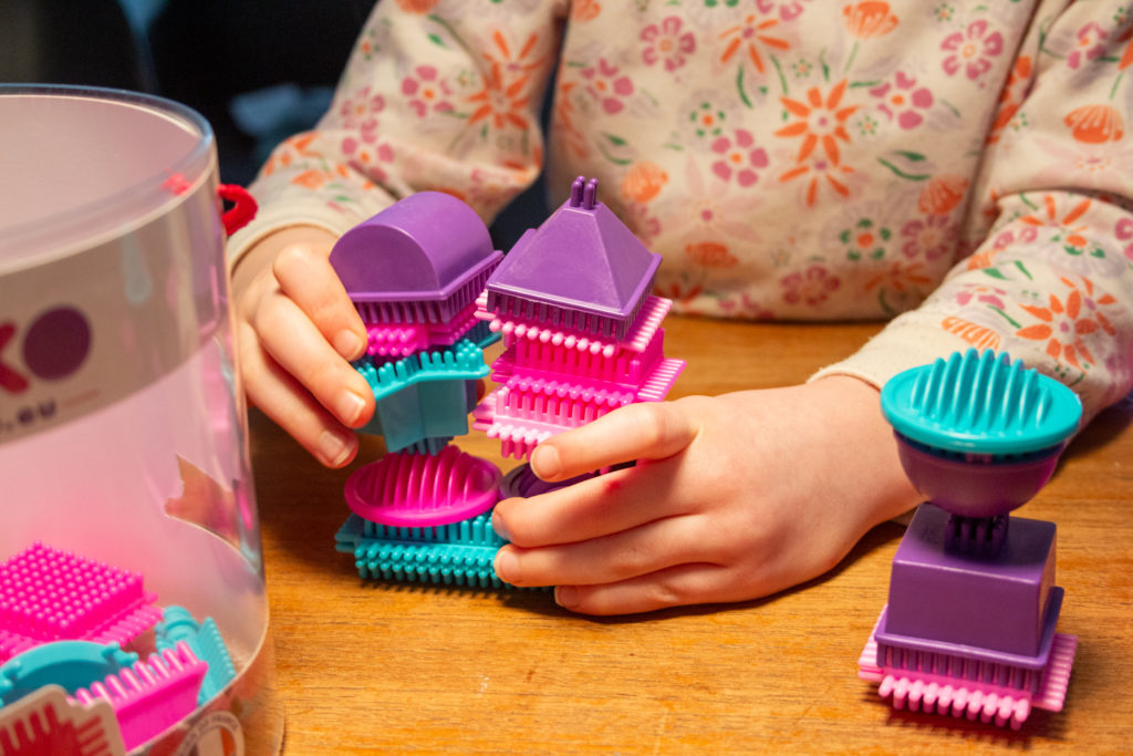 Kidshoekje test BLOKO Kleurrijke Bouwspeelgoed - Kidshoekje.nl
