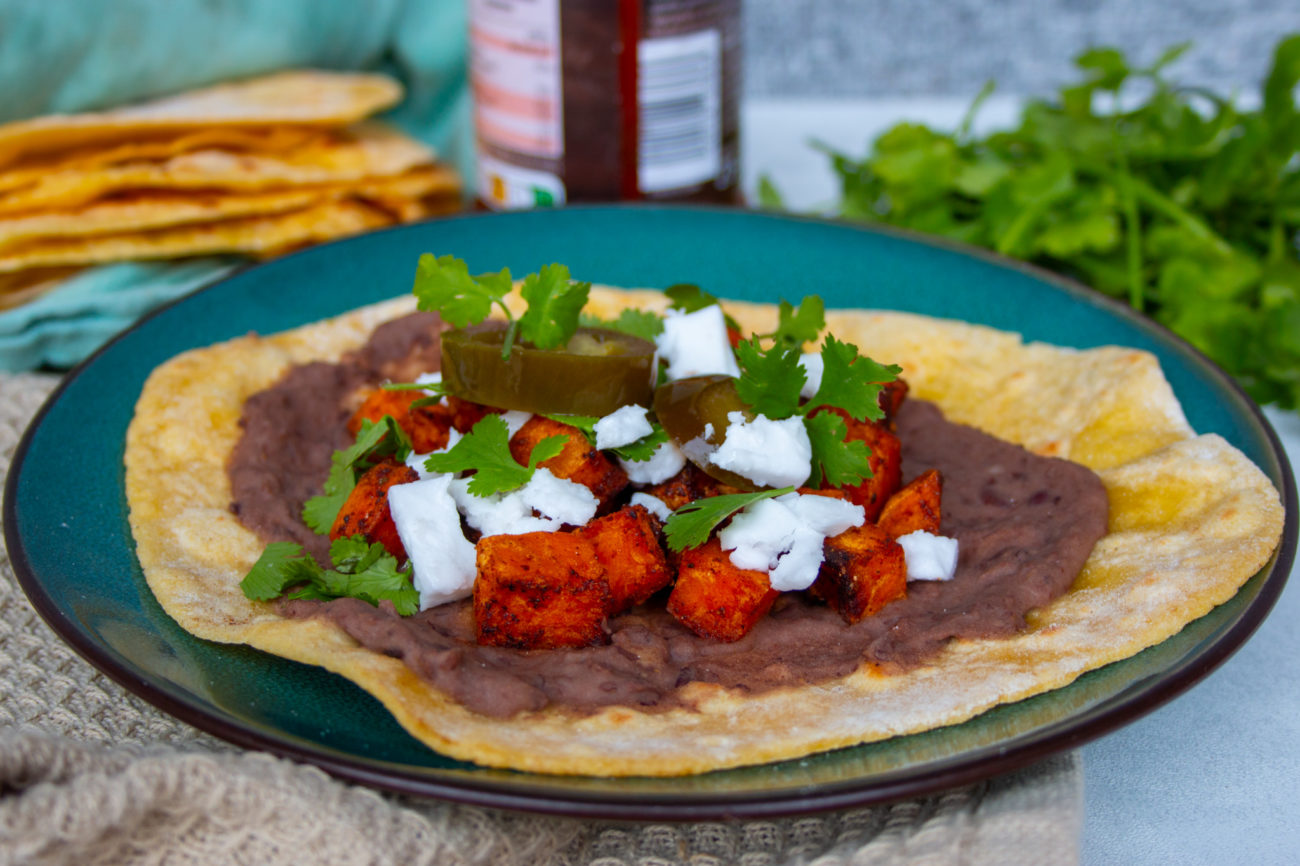 Gekruide Zoete Aardappels en Bonenpuree Taco’s