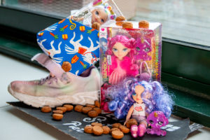Schoencadeau Rainbow High Littles Sisters - Kidshoekje.nl