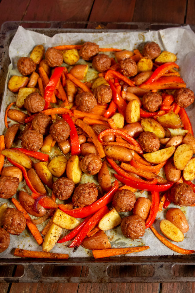 Recept Traybake met vegetarische balletjes en Surinaamse Kruiden - Kidshoekje.nl