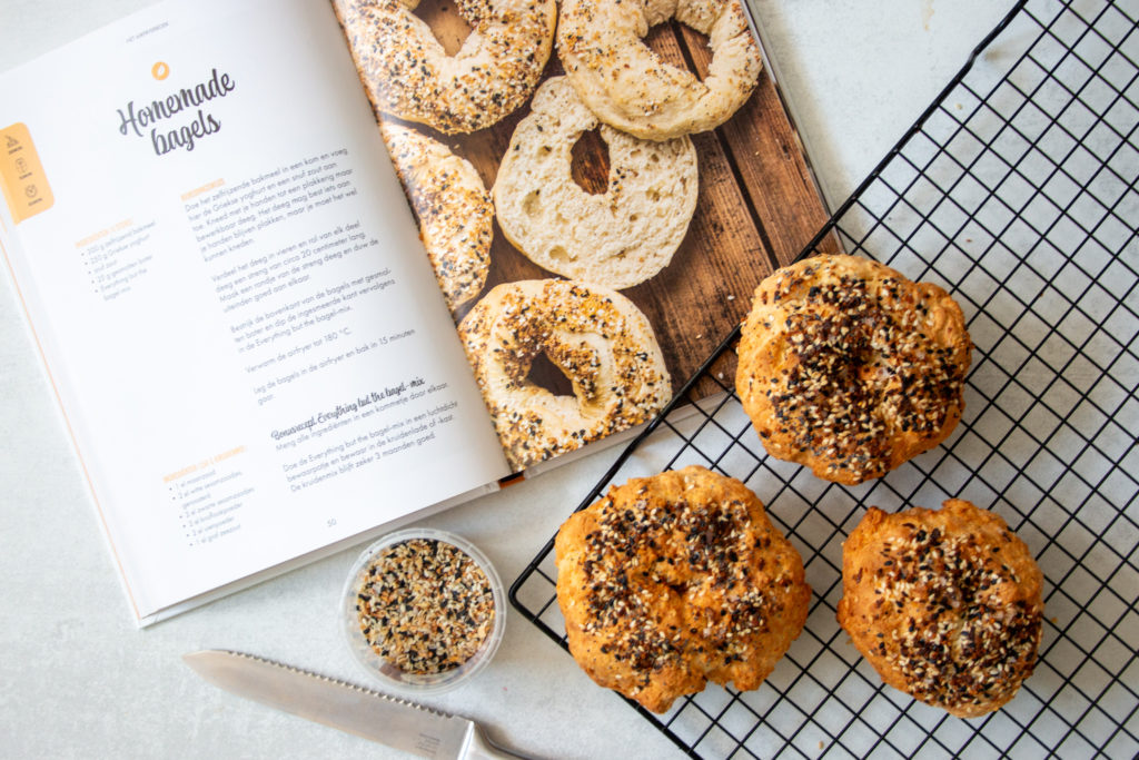 Het Airfryer boek van Sabine Koning Homemade Bagels - Kidshoekje.bl