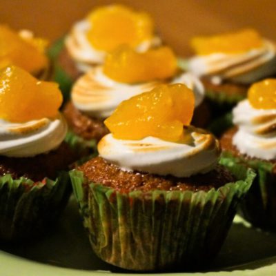 Kaki Cupcakes met Meringue Frosting - Kidshoekje.nl