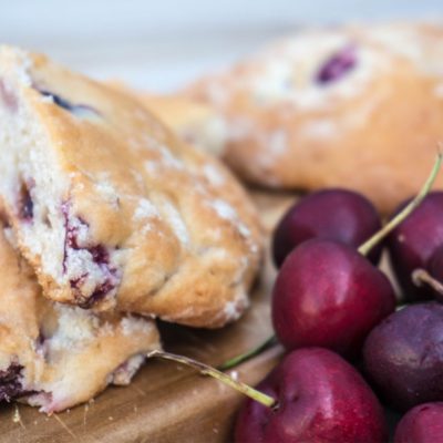 Zure Room Scones met Kersen en Aardbeien - Kidshoekje.nl