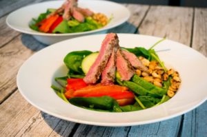 Aziatische Biefstuksalade met Spinazie - Kidshoekje.nl