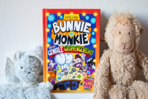 Bunnie VS Monkie en het Geniale Grappengevecht - Kidshoekje.nl