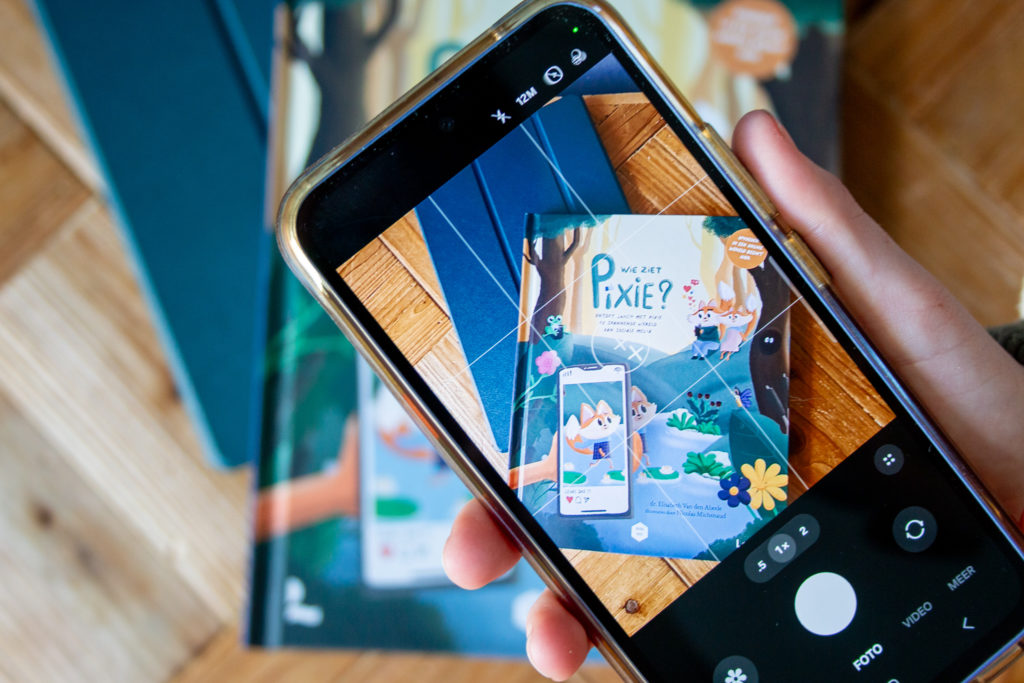 Prentenboek Wie ziet Pixie - Kidshoekje.nl